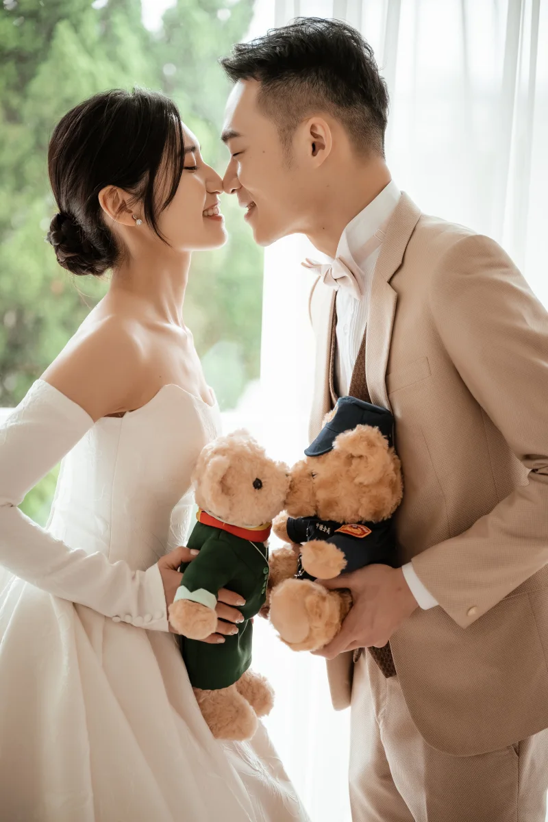 世丞 & 曉羚 婚紗照妝髮造型
